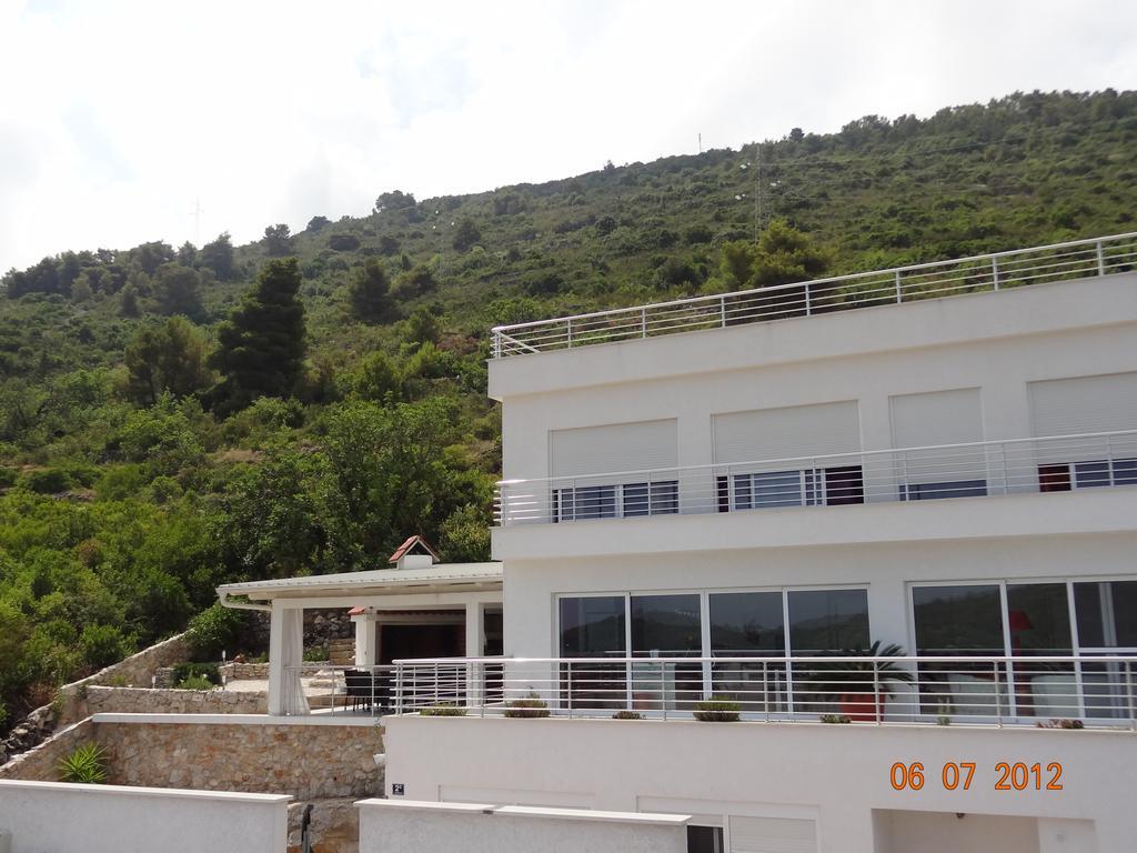Luxury Apartment Prestige Villa Bellevue Vis Buitenkant foto