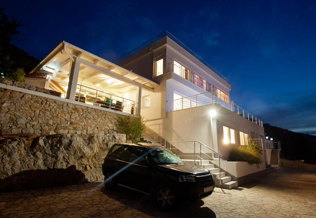 Luxury Apartment Prestige Villa Bellevue Vis Buitenkant foto